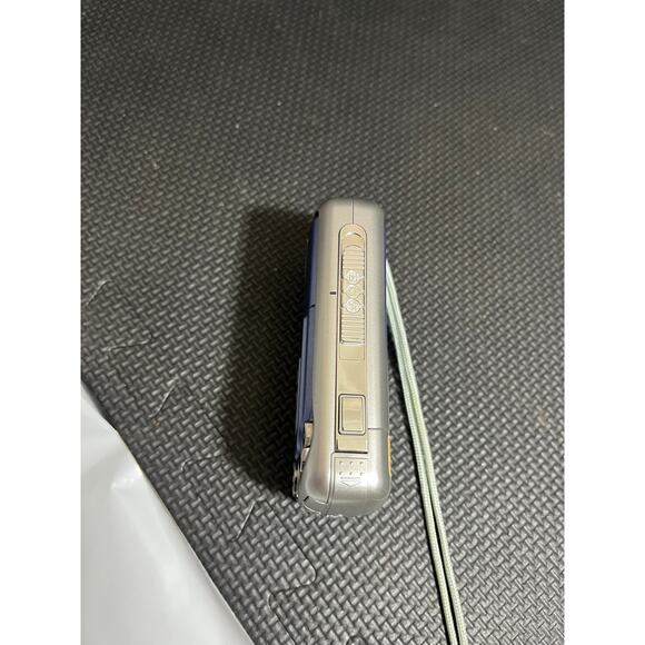 Nikon Coolpix 2500 2.0MP Digital Camera / Digicam / Retro Digital camera - Picture 4 of 7